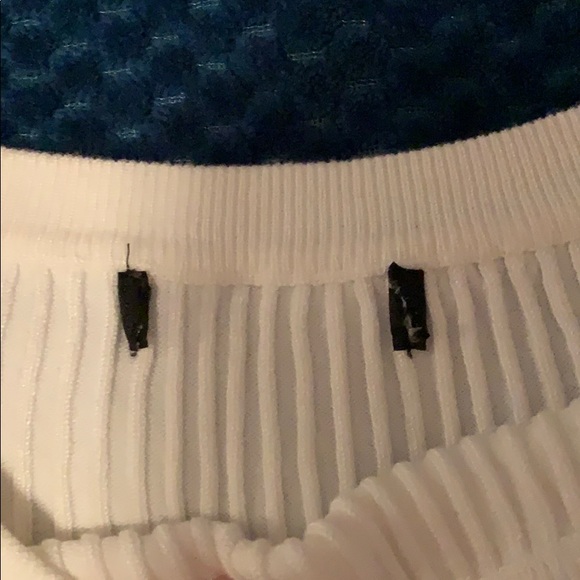 Off shoulder crop top - Picture 5 of 5